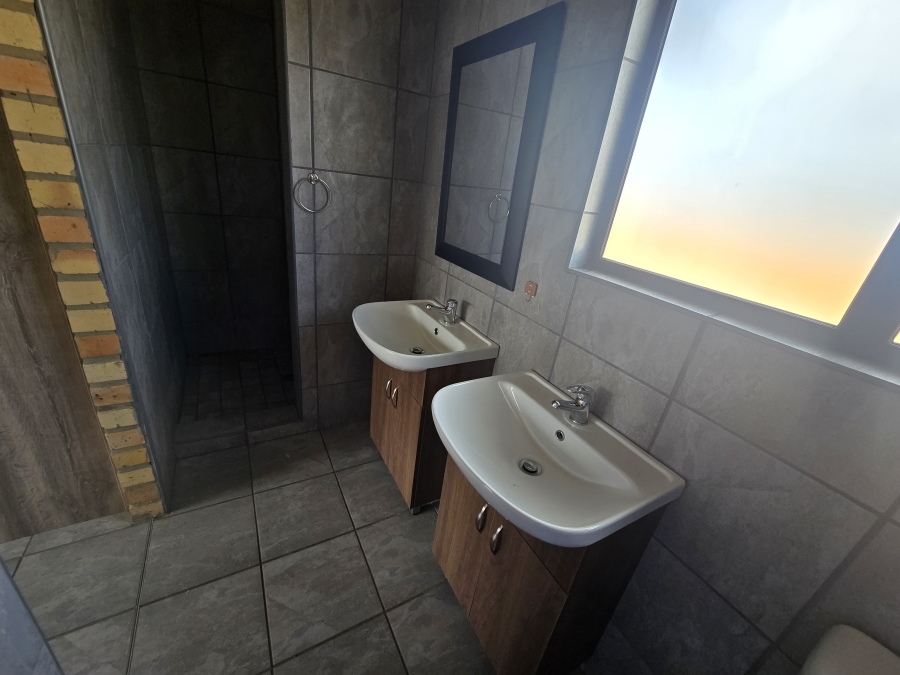 2 Bedroom Property for Sale in Wilkoppies North West